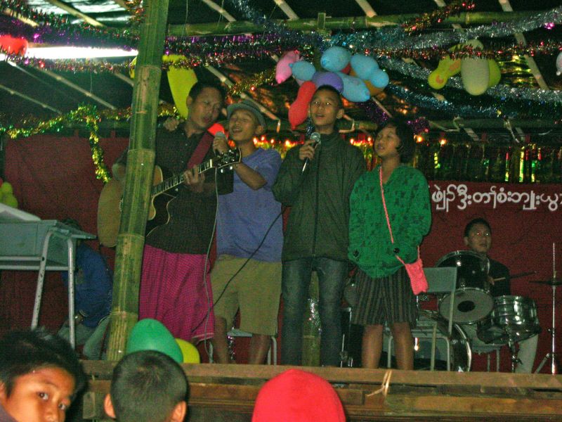 Iliya's family sing